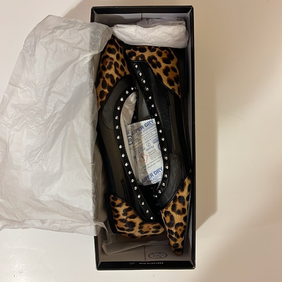 Nine West Bizziep2 Leopard/Cheetah & Black Pointy Toe Flat - Only wore once! - Picture 10 of 12
